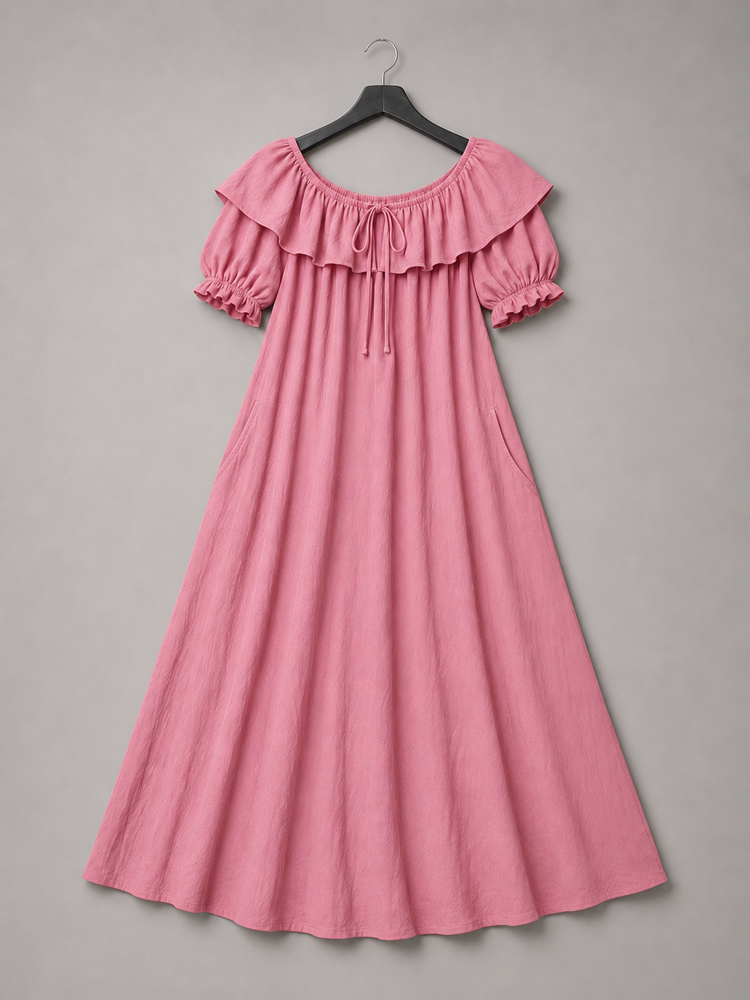 Roséfarbenes schulterfreies Maxikleid